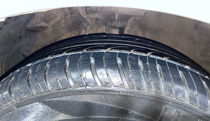 2013 Hyundai i20 SPORTZ 1.2, Petrol, Manual, 66,248 km, Left Front Tyre Tread