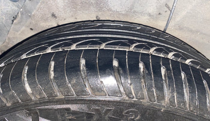 2013 Hyundai i20 SPORTZ 1.2, Petrol, Manual, 66,248 km, Right Rear Tyre Tread