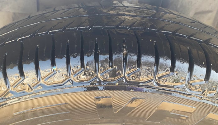 2017 Datsun Redi Go T (O), Petrol, Manual, 56,910 km, Left Front Tyre Tread