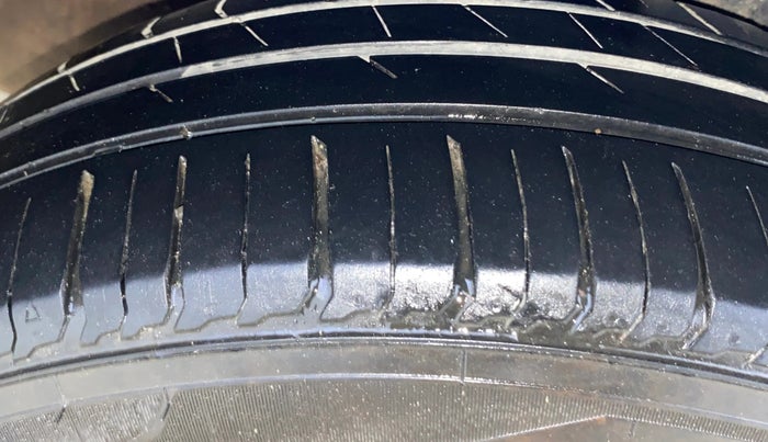 2019 Maruti Ertiga ZXI SHVS, Petrol, Manual, 47,756 km, Right Rear Tyre Tread