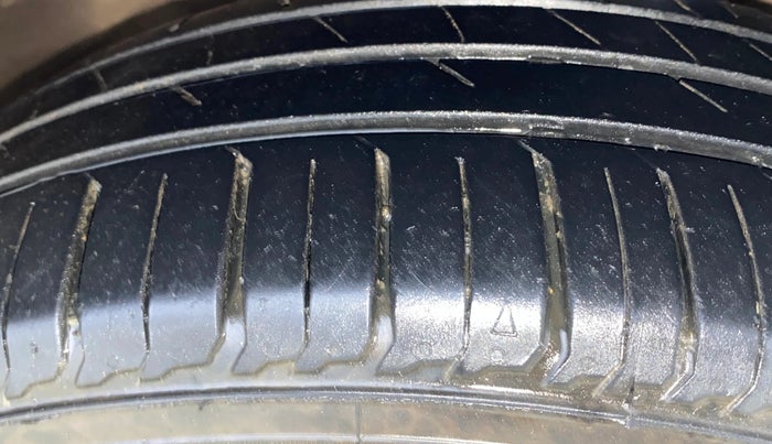 2019 Maruti Ertiga ZXI SHVS, Petrol, Manual, 47,756 km, Right Front Tyre Tread