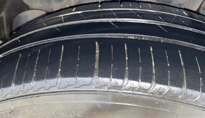 2019 Maruti Ertiga ZXI SHVS, Petrol, Manual, 47,756 km, Left Rear Tyre Tread