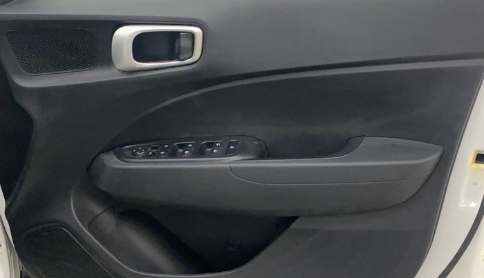 2019 Hyundai VENUE SX 1.0 TURBO, Petrol, Manual, 72,170 km, Driver Side Door Panels Control