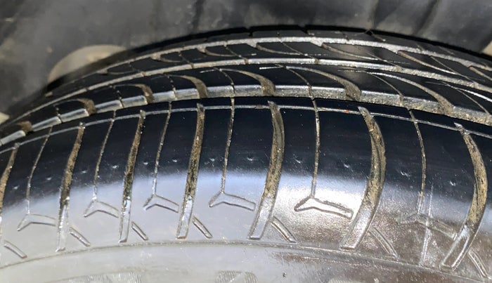 2021 Maruti XL6 ZETA MT, Petrol, Manual, 77,479 km, Left Rear Tyre Tread