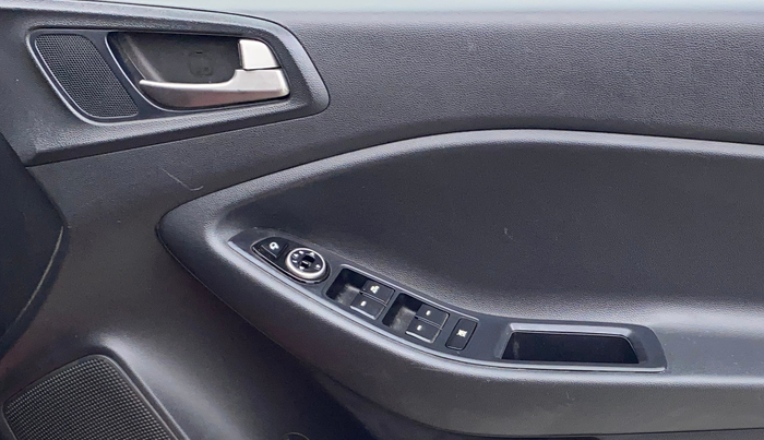 2016 Hyundai i20 Active 1.2 S, Petrol, Manual, 49,644 km, Driver Side Door Panels Control