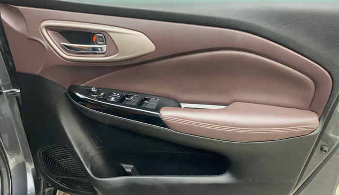 2024 Toyota Urban Cruiser Taisor V 1.0 Petrol AT, Petrol, Automatic, 25,543 km, Driver Side Door Panels Control