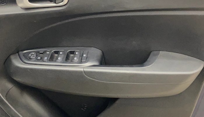 2020 Hyundai VENUE SX 1.0 TURBO, Petrol, Manual, 45,721 km, Driver Side Door Panels Control