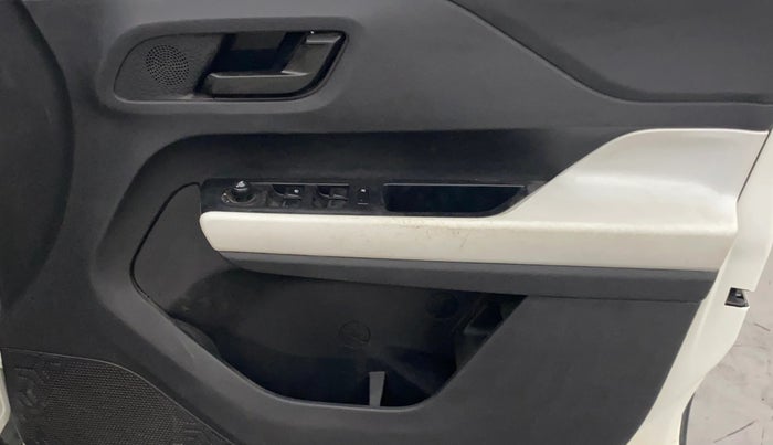 2023 Tata PUNCH ACCOMPLISHED DAZZLE SUNROOF CNG MT, CNG, Manual, 61,414 km, Driver Side Door Panels Control