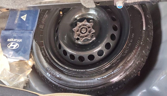 2017 Hyundai Grand i10 SPORTZ 1.2 KAPPA VTVT, CNG, Manual, 85,456 km, Spare Tyre