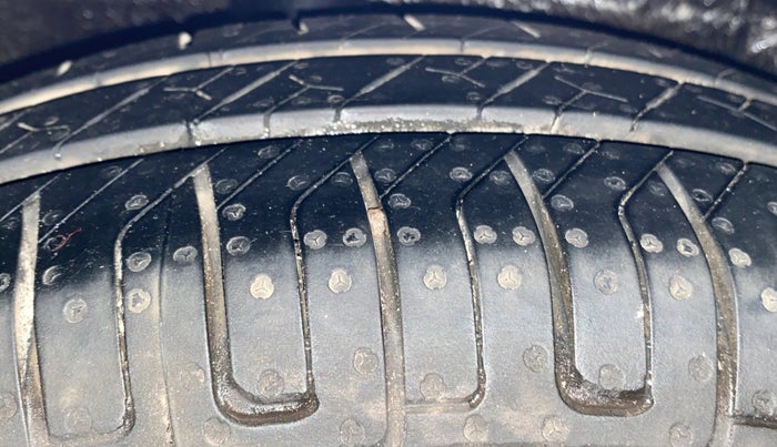 2016 Maruti Celerio VXI, Petrol, Manual, 90,947 km, Right Rear Tyre Tread