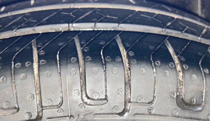 2016 Maruti Celerio VXI, Petrol, Manual, 90,947 km, Left Rear Tyre Tread