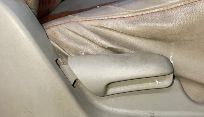 2016 Maruti Celerio VXI, Petrol, Manual, 90,947 km, Driver Side Adjustment Panel