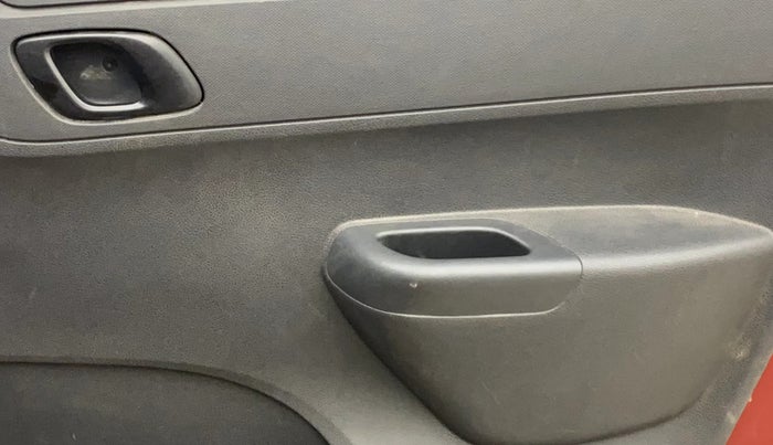 2016 Renault Kwid RXT 0.8, Petrol, Manual, 96,223 km, Driver Side Door Panels Control