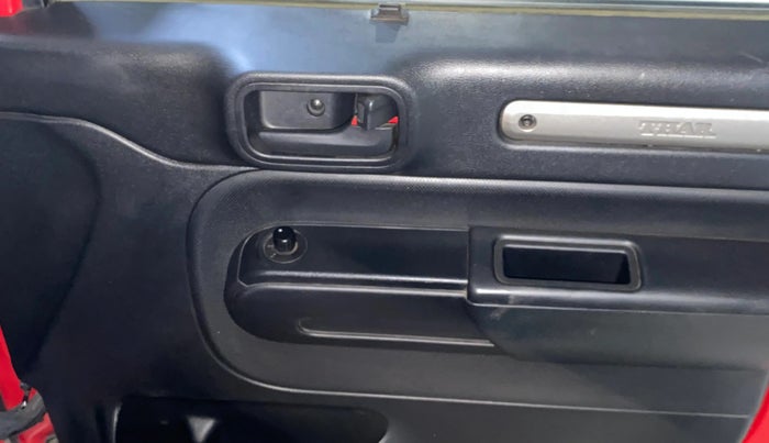 2021 Mahindra Thar LX  P 4WD AT CONVERTIBLE, Petrol, Automatic, 51,580 km, Driver Side Door Panels Control