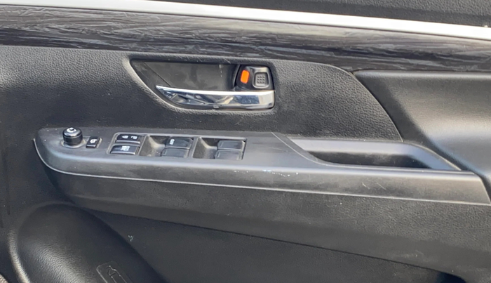 2019 Maruti XL6 ALPHA MT, Petrol, Manual, 94,172 km, Driver Side Door Panels Control