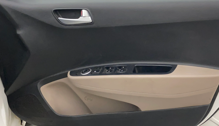 2016 Hyundai Xcent S 1.2, Petrol, Manual, 64,637 km, Driver Side Door Panels Control