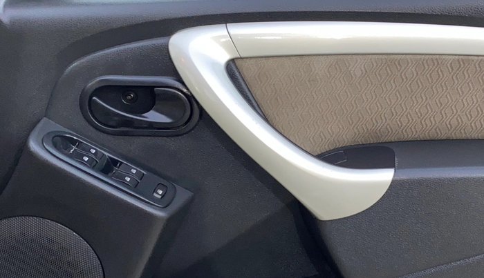 2013 Renault Duster RXL PETROL, Petrol, Manual, 59,188 km, Driver Side Door Panels Control