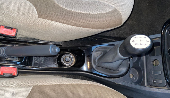 2013 Renault Duster RXL PETROL, Petrol, Manual, 59,188 km, Gear Lever