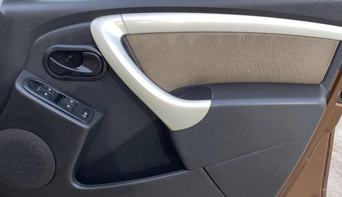 2013 Renault Duster RXL PETROL, Petrol, Manual, 59,188 km, Driver Side Door Panels Control