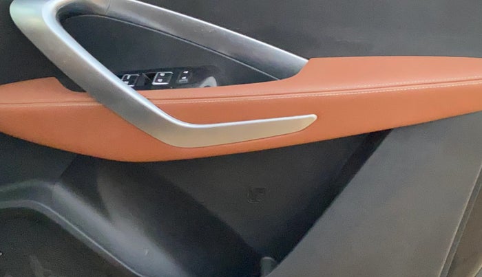 2021 MG HECTOR PLUS SHARP 2.0 DIESEL TURBO MT 6-STR, Diesel, Manual, 51,381 km, Driver Side Door Panels Control