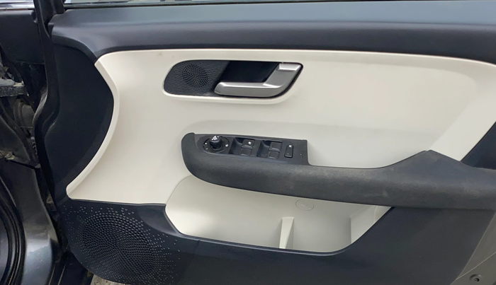 2023 Tata ALTROZ XZA + SUNROOF, Petrol, Automatic, 37,338 km, Driver Side Door Panels Control