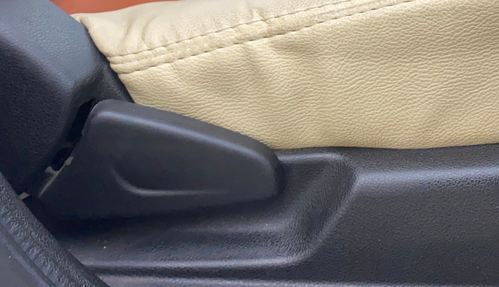 2018 Renault Kwid RXL, Petrol, Manual, 83,810 km, Driver Side Adjustment Panel