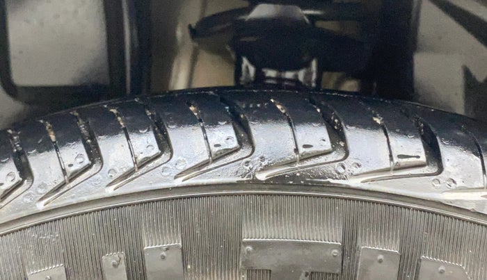 2018 Renault Kwid RXL, Petrol, Manual, 83,810 km, Left Front Tyre Tread