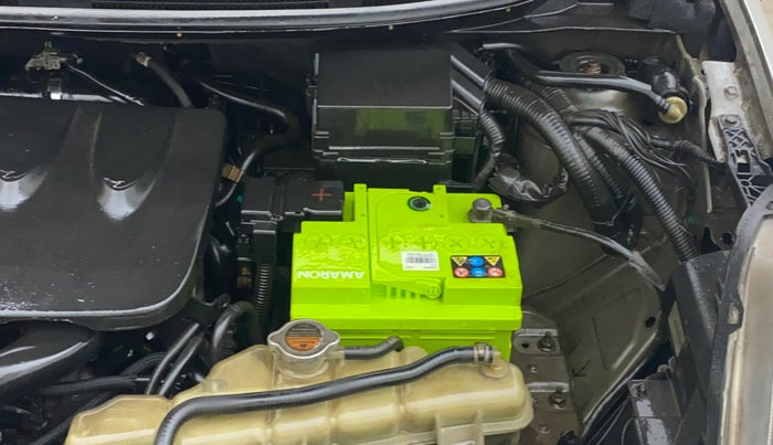 2013 Renault Scala RXE DIESEL, Diesel, Manual, 1,18,187 km, Engine View - Left