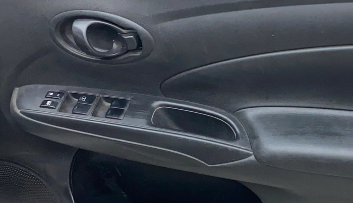 2013 Renault Scala RXE DIESEL, Diesel, Manual, 1,18,313 km, Driver Side Door Panels Control