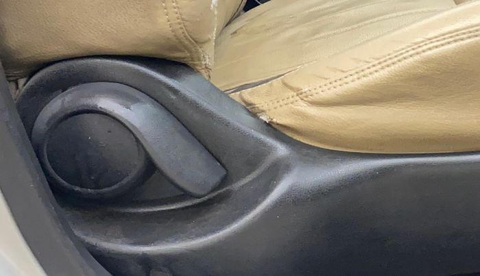 2013 Renault Scala RXE DIESEL, Diesel, Manual, 1,18,313 km, Driver Side Adjustment Panel