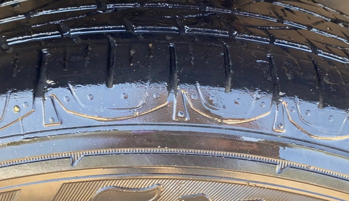 2017 Jeep Compass LIMITED 1.4 PETROL AT, Petrol, Automatic, 73,279 km, Right Front Tyre Tread