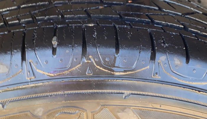 2017 Jeep Compass LIMITED 1.4 PETROL AT, Petrol, Automatic, 73,279 km, Left Front Tyre Tread