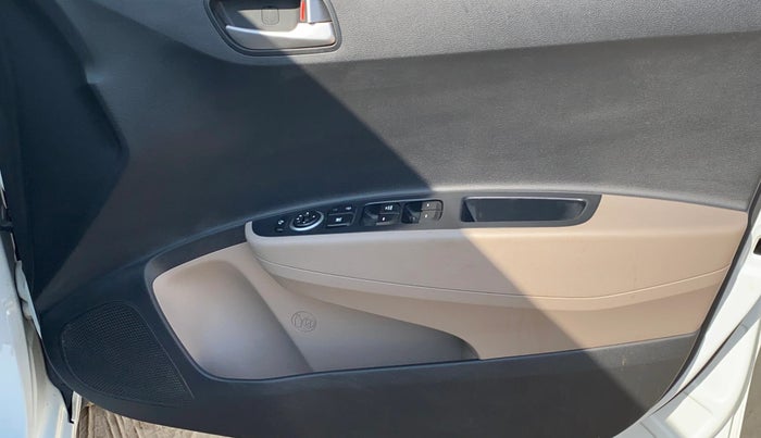 2015 Hyundai Grand i10 SPORTZ 1.2 KAPPA VTVT, Petrol, Manual, 38,403 km, Driver Side Door Panels Control