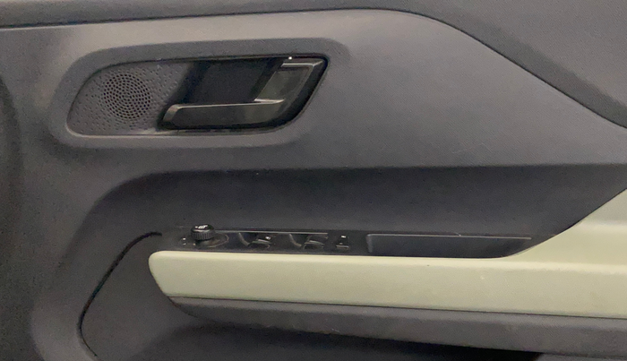 2022 Tata PUNCH ADVENTURE AMT, Petrol, Automatic, 30,374 km, Driver Side Door Panels Control