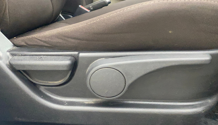 2014 Hyundai i20 ASTA 1.4 CRDI, Diesel, Manual, 86,336 km, Driver Side Adjustment Panel