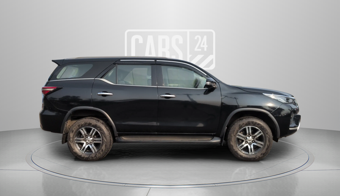 2021 Toyota Fortuner 4X2 MT 2.8 DIESEL, Diesel, Manual, 28,412 km, Right Side View