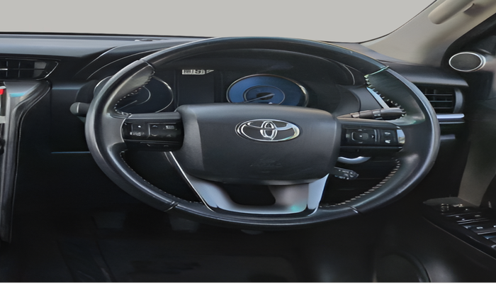 2021 Toyota Fortuner 4X2 MT 2.8 DIESEL, Diesel, Manual, 28,412 km, Steering Wheel Close Up