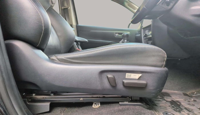 2021 Toyota Fortuner 4X2 MT 2.8 DIESEL, Diesel, Manual, 28,412 km, Driver Side Adjustment Panel