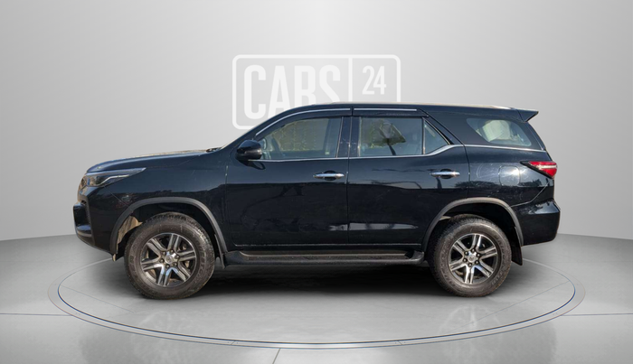 2021 Toyota Fortuner 4X2 MT 2.8 DIESEL, Diesel, Manual, 28,412 km, Left Side