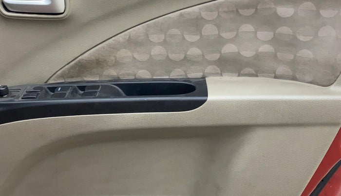 2016 Maruti Celerio ZXI AMT (O), Petrol, Automatic, 1,33,162 km, Driver Side Door Panels Control