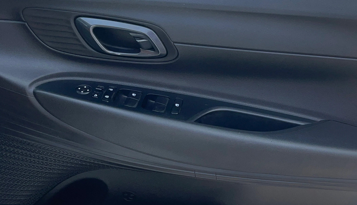 2023 Hyundai NEW I20 Sportz 1.2 IVT, Petrol, Automatic, 44,264 km, Driver Side Door Panels Control