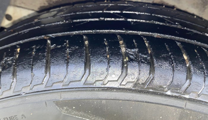 2021 Hyundai NEW I20 ASTA (O) 1.0 TURBO GDI DCT, Petrol, Automatic, 27,728 km, Right Rear Tyre Tread