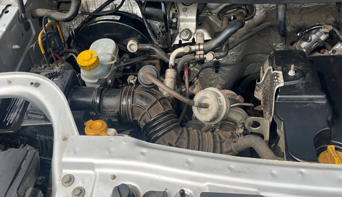 2017 Mahindra TUV300 T10, Diesel, Manual, 1,16,846 km, Engine View - Right