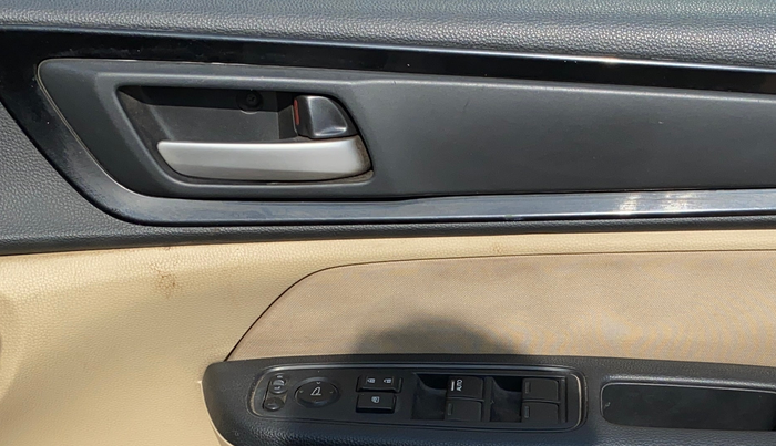 2018 Honda Amaze 1.2L I-VTEC V CVT, Petrol, Automatic, 39,142 km, Driver Side Door Panels Control