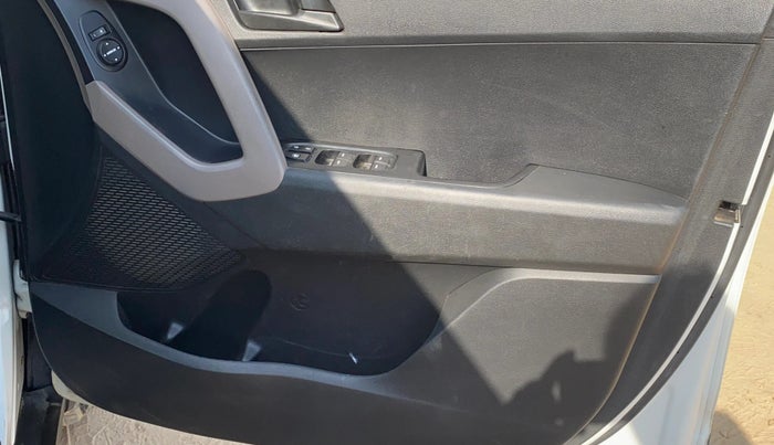 2018 Hyundai Creta E PLUS 1.6 PETROL, Petrol, Manual, 78,443 km, Driver Side Door Panels Control