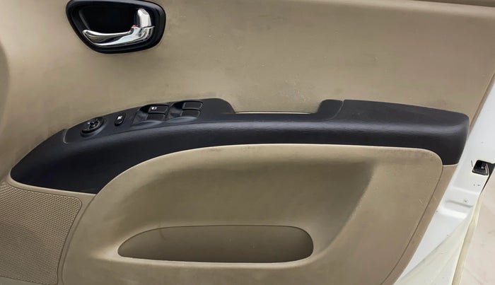 2013 Hyundai i10 MAGNA 1.2, Petrol, Manual, 1,34,639 km, Driver Side Door Panels Control