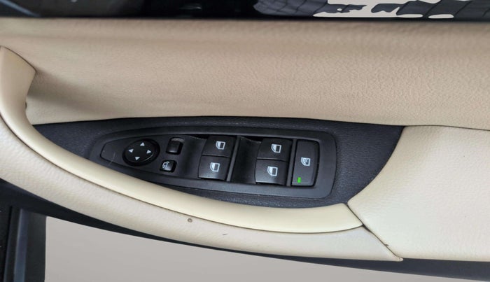 2016 BMW X1 SDRIVE 20D, Diesel, Automatic, 52,001 km, Driver Side Door Panels Control