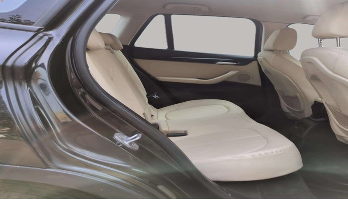 2016 BMW X1 SDRIVE 20D, Diesel, Automatic, 52,001 km, Right Side Rear Door Cabin