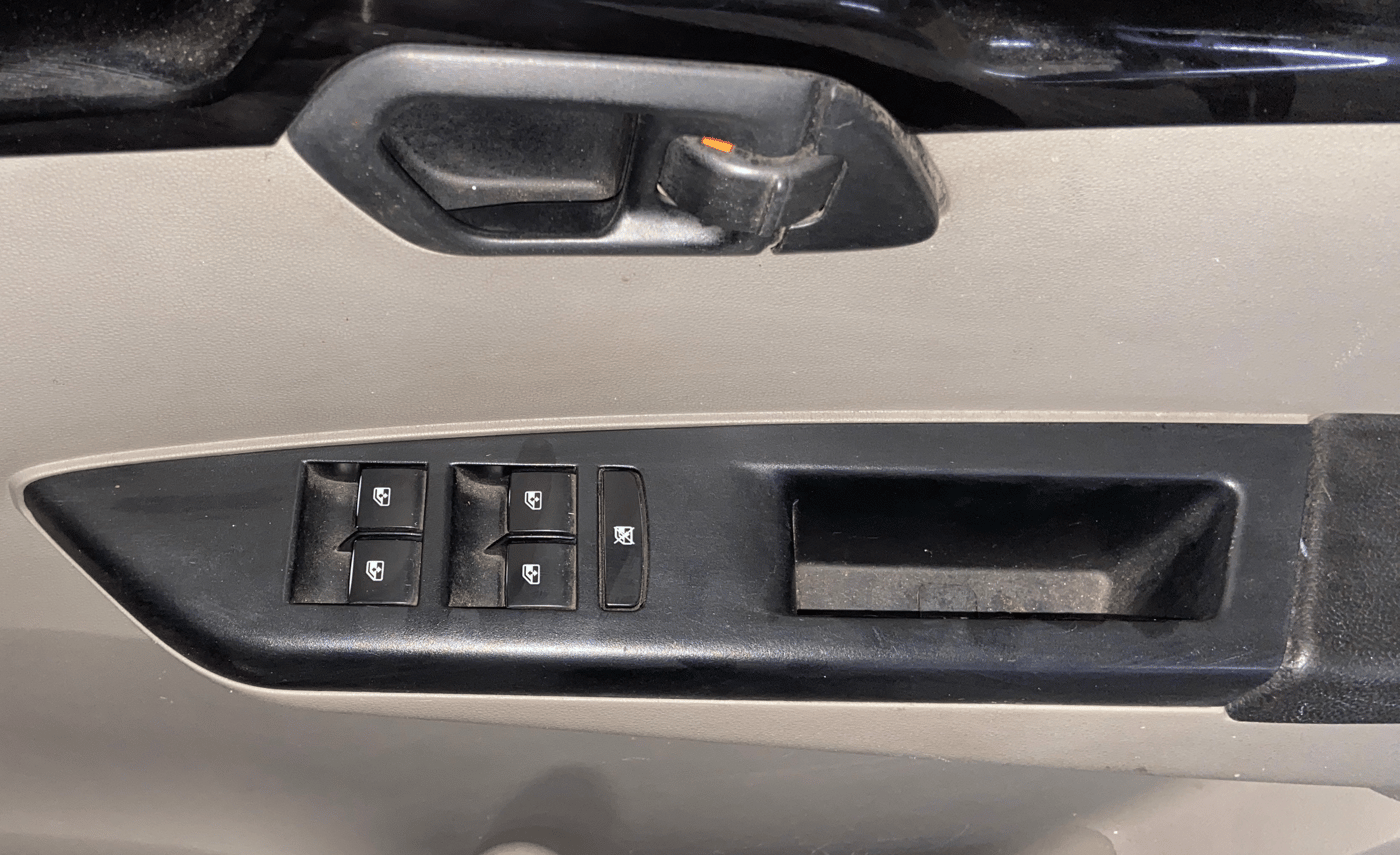2016 Mahindra Kuv100 K4 6 STR, Petrol, Manual, 57,203 km, Driver Side Door Panels Control