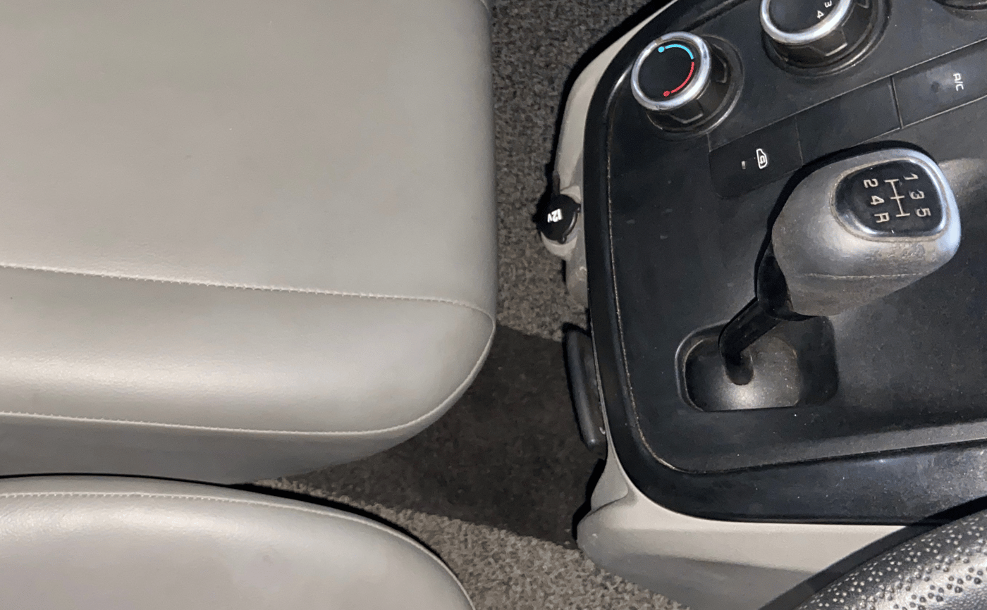2016 Mahindra Kuv100 K4 6 STR, Petrol, Manual, 57,203 km, Gear Lever